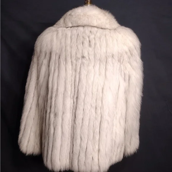 SAGA FOX Elegant White Fur Coat size L pre owned Exellent condition